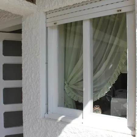 Cozy Summer House By The 펜션